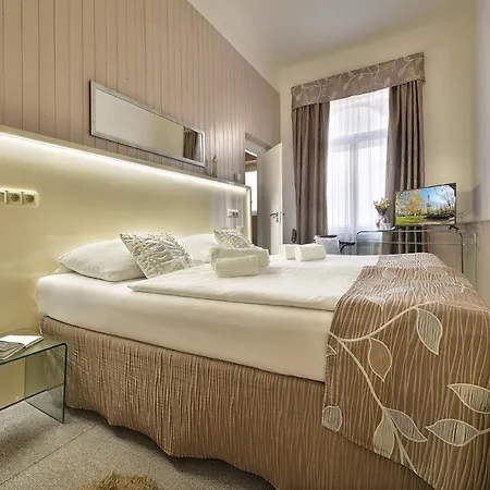 Hotel Anette 3*
