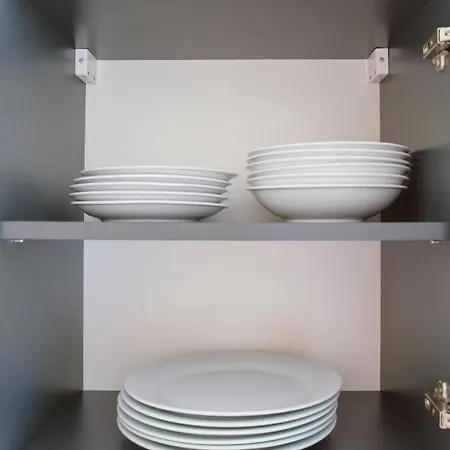 Modern Wenzigova 15 *