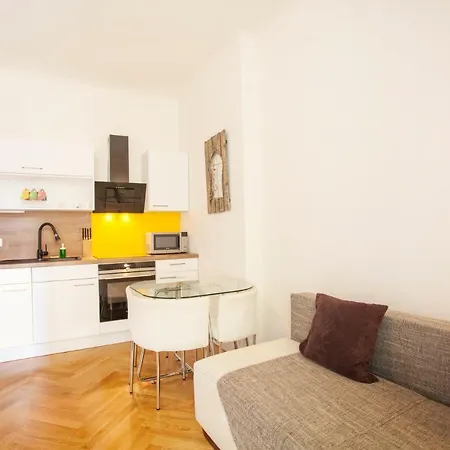 Apartment Friendly In Prague