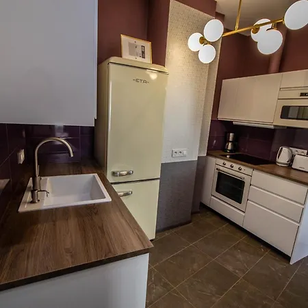 Colorful Day In Design Apartmán