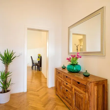 Old Town Square Premium Apart Otel Prag