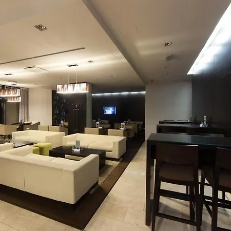 Hotel Occidental Five