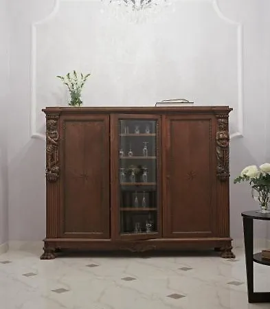 Almandine מלון דירות 4*