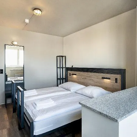 A&o Metro Strizkov Hostel *