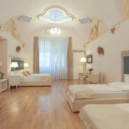 Little King U Malvaze Hotel 4*