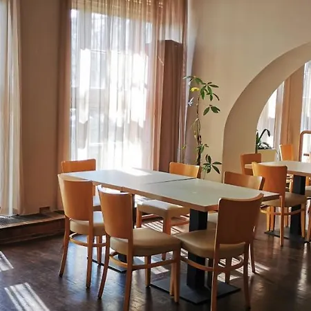 Akcent Hotell 3*