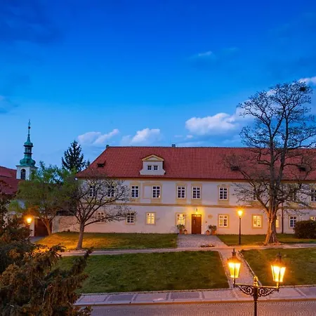 Loreta Prague