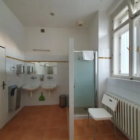 Jana - Domov Mladeze 2* Prague