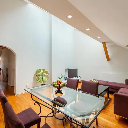 Almandine Aparthotel 4*