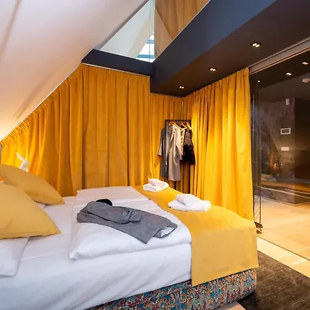 Empirent Beautiful Duplex Apartment *