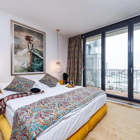 Empirent Beautiful Duplex Apartment *