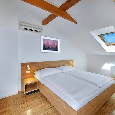 Aparthotel Downtown Kodanska 4*