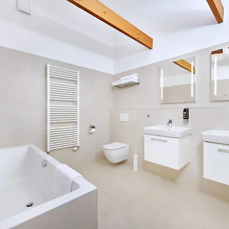Aparthotel Downtown Kodanska 4*