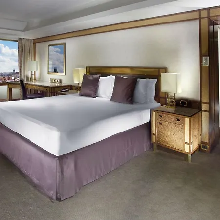 Szálloda Fairmont Golden 5*