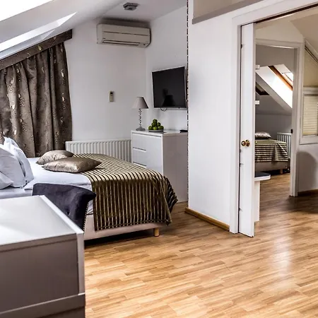 Julian Hotel
