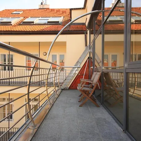 La Familia 2* Praha