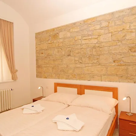 Aparthotel La Familia 2*