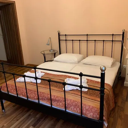 Abri Hotel