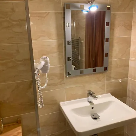 Abri Hotel