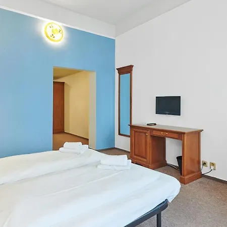 Abri Hotel 3*