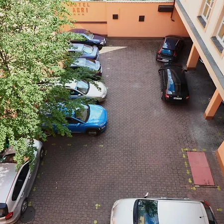Hotel Abri 3*