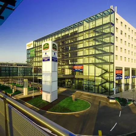 Courtyard By Marriott Airport Hotel 4*