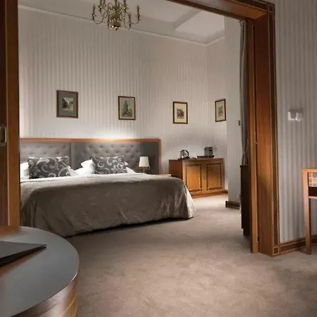 Pod Vezi 4* Prague