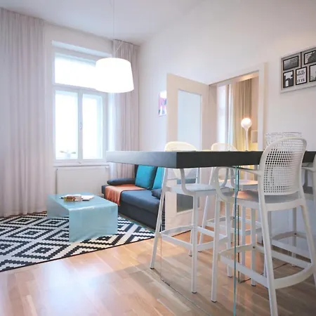 Appartement Modern Futuristic / Zizkov Tv Tower + Metro Station *