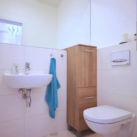 Appartement Modern Futuristic / Zizkov Tv Tower + Metro Station *
