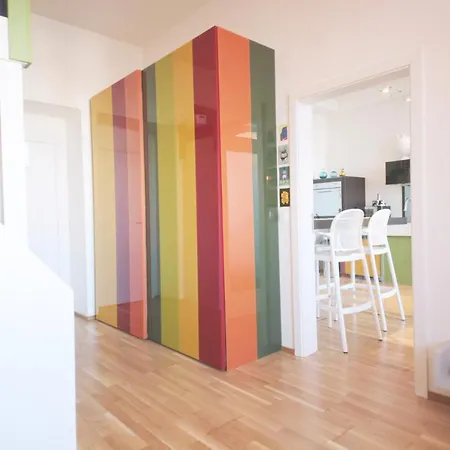 Appartement Modern Futuristic / Zizkov Tv Tower + Metro Station *