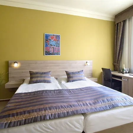 Meda Of Museum Kampa Hotel 3*