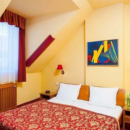 Otel Cloister