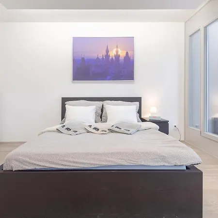 Bright Studio, 10min Centre, Free Parking *