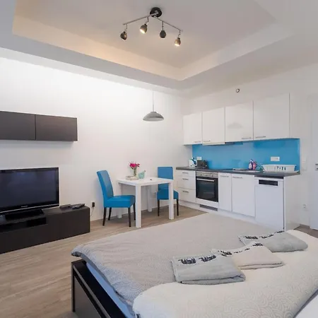 Bright Studio, 10min Centre, Free Parking Apartment *