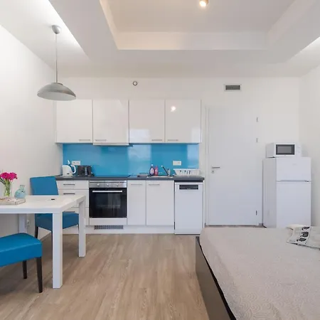 Bright Studio, 10min Centre, Free Parking Apartment Prague