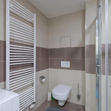 Bright Studio, 10min Centre, Free Parking Prague