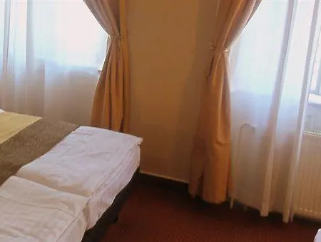 Mala Strana מלון