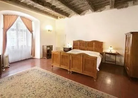 Bishop's House 4*