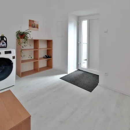 Apartment Near The Pond Prague