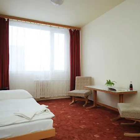 Easy Star Prag