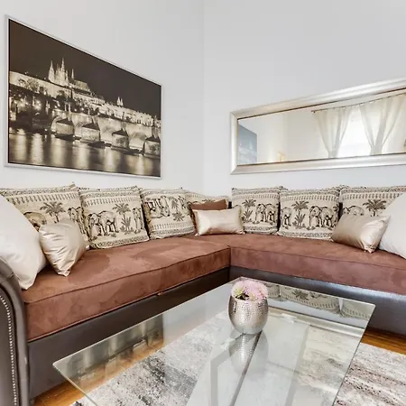 Old Town Royal With Giant Terrace Apartamento Praga