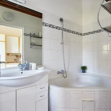 Apartment Days - Sunlit Attic Loft In Vinohrady Prague