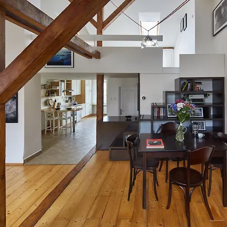 Apartment Days - Sunlit Attic Loft In Vinohrady *
