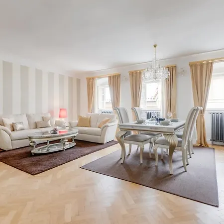 Charles Bridge Royal - Castle District Apartment
