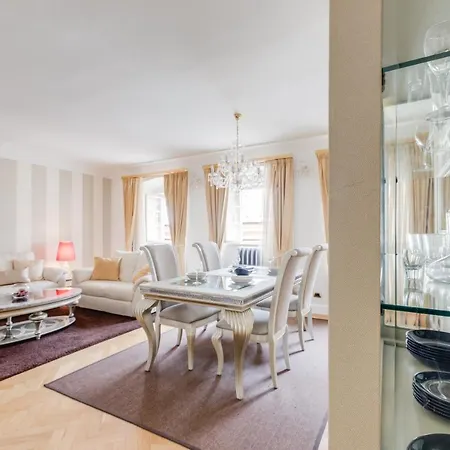 Charles Bridge Royal - Castle District Apartment