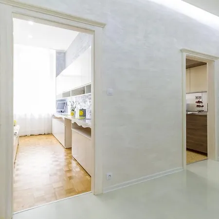 Apartment Stylish 5 Minutes Walk From City Center *