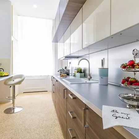 Apartment Stylish 5 Minutes Walk From City Center *