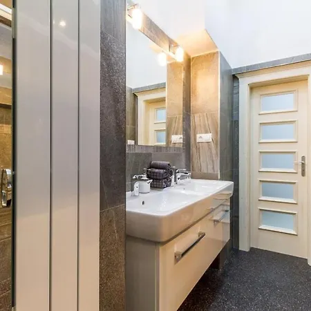 Stylish 5 Minutes Walk From City Center Apartment Prague