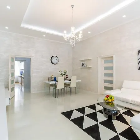 Stylish 5 Minutes Walk From City Center Apartment Prague