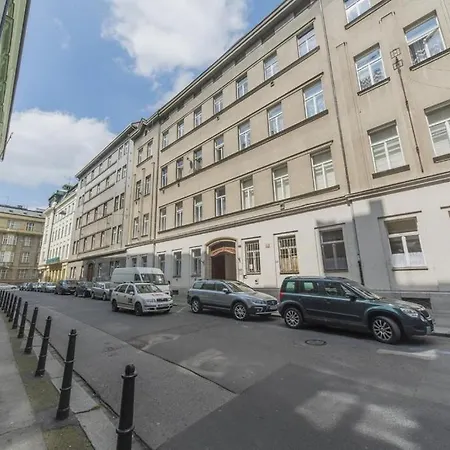 Stylish 5 Minutes Walk From City Center